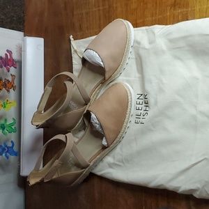 Brand New Eileen Fisher Bisa Latte 6.5 B (M) with cloth bag 🌟🌟🌟🌟